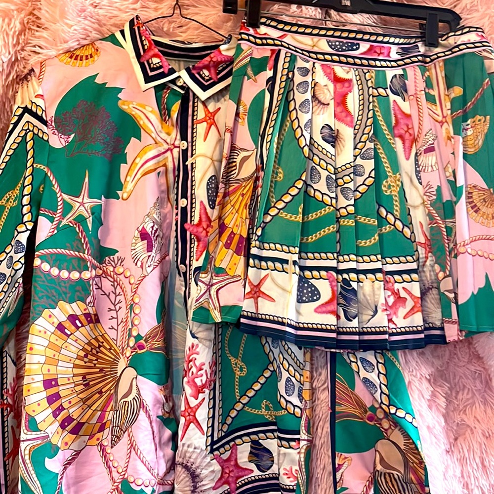 Stylish skirt set